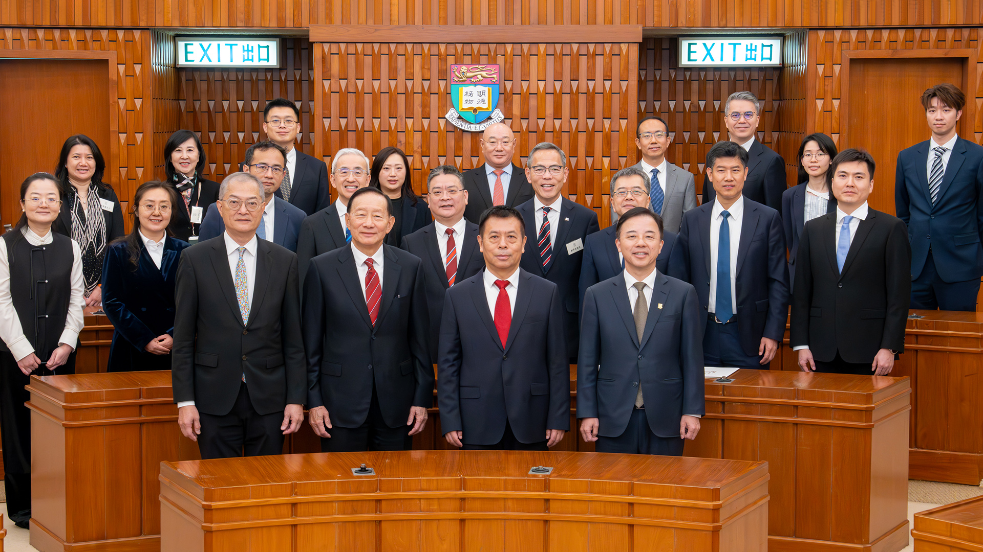 The Minister of the National Health Commission of the People’s Republic of China led a delegation visit to HKU